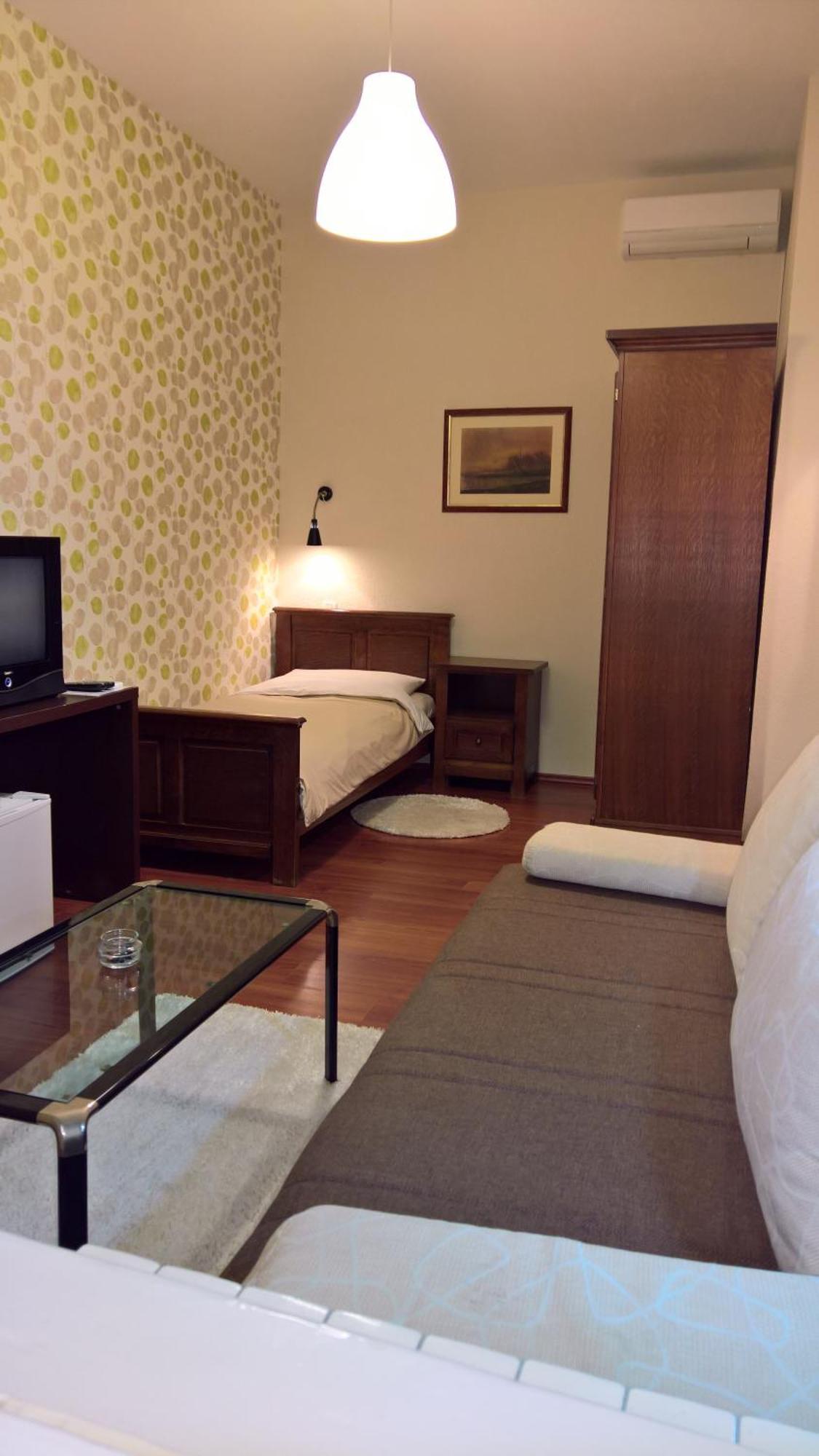 Bed and Breakfast Maksimilian Осиек Номер фото